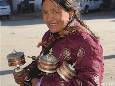 Prayer wheel: carrier of Tibetan faith