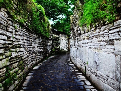 Qingyan Ancient Town, a city of stone