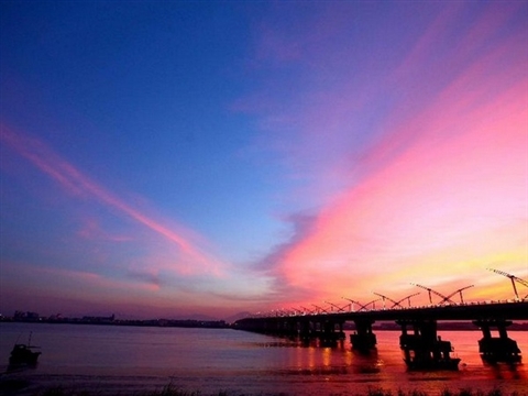 Beautiful Feiyunjiang Bridge under colorful sunset glow