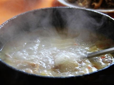 Traditional Tibetan cuisine: Lunang Stone Pot Chicken
