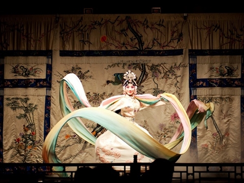 Enjoy Peking Opera at Zhengyici Theatre, Beijing