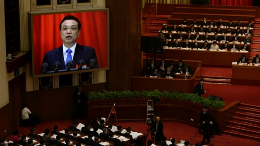 Li Keqiang sees fighting pollution as top task as smog…
