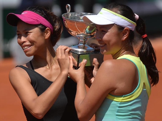China's Peng, Hsieh clinch French Open women's doubles title