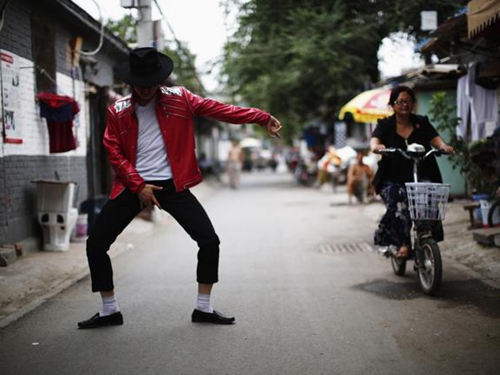 Beijing's Michael Jackson impersonator
