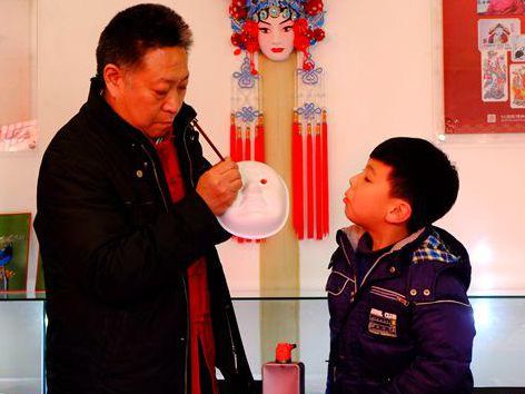 Peking Opera lianpu – turning art into business