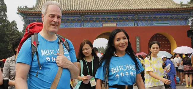 British Lord and wife walk from Beijing to Hangzhou