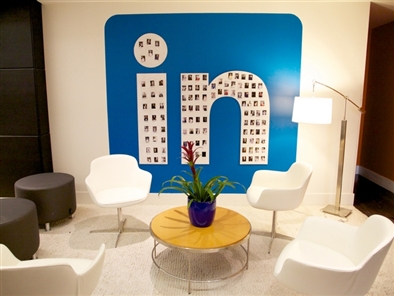LinkedIn adopts market-specific dual-brand strategy in China