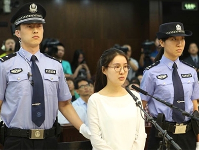 Guo Meimei stands trial for gambling charges