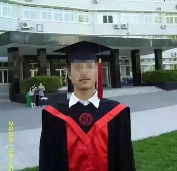 China drops charges against police in case of man's death in custody