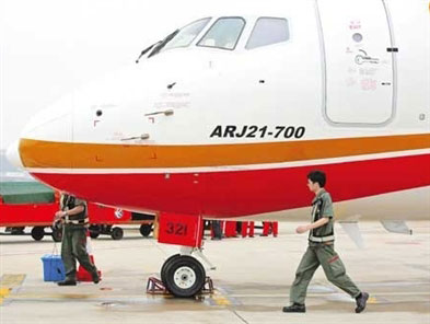China's homegrown regional jet in business